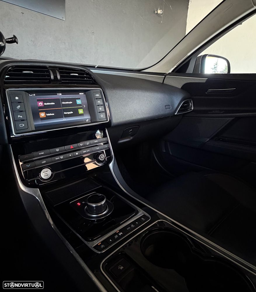 Jaguar XE E-Performance Aut. R-Sport - 21