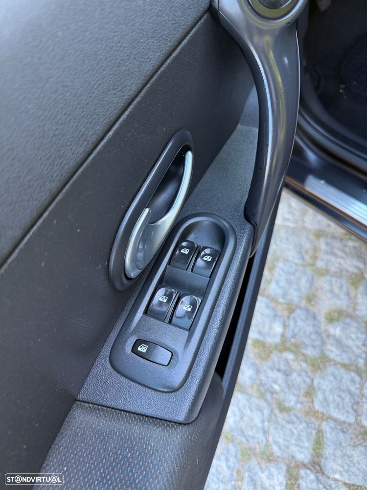 Renault Clio - 10