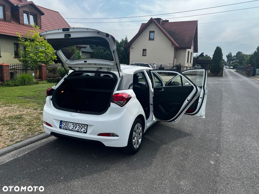 Hyundai i20 - 16