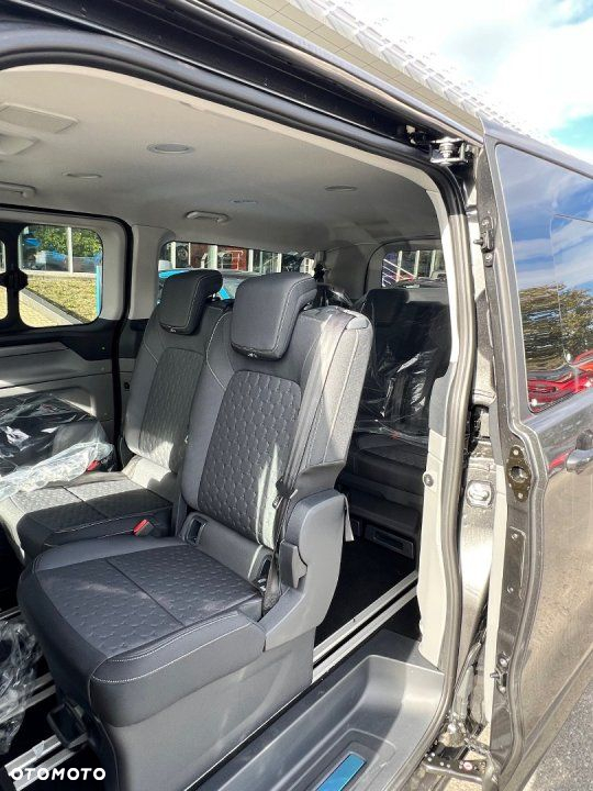 Ford Tourneo Custom - 10