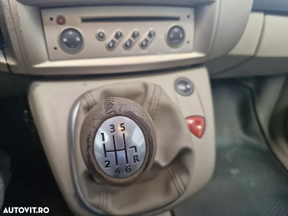 Renault Grand Scenic - 12