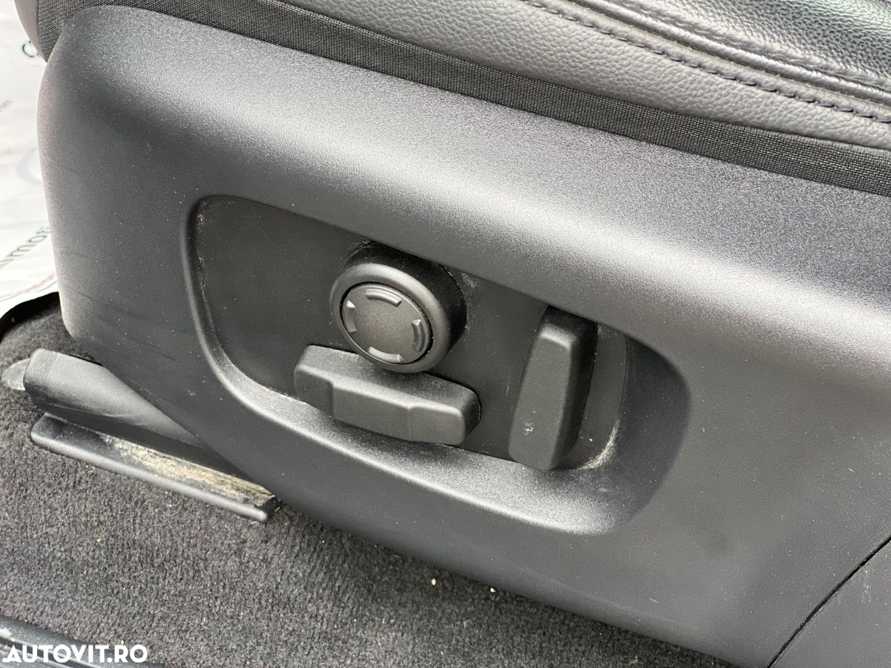 Land Rover Discovery Sport - 30