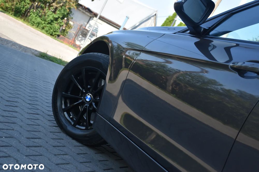 BMW Seria 3 ver-318d-luxury-line - 41