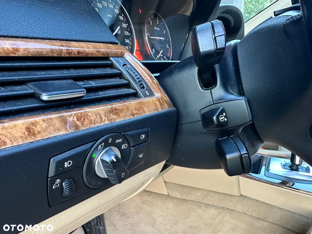 BMW Seria 5 520d Edition Exclusive - 13