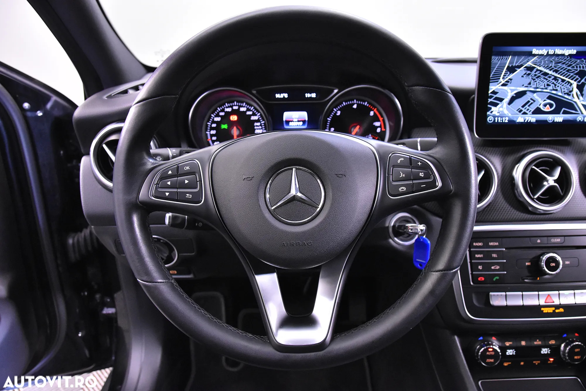 Mercedes-Benz GLA 200 d 7G-DCT - 15