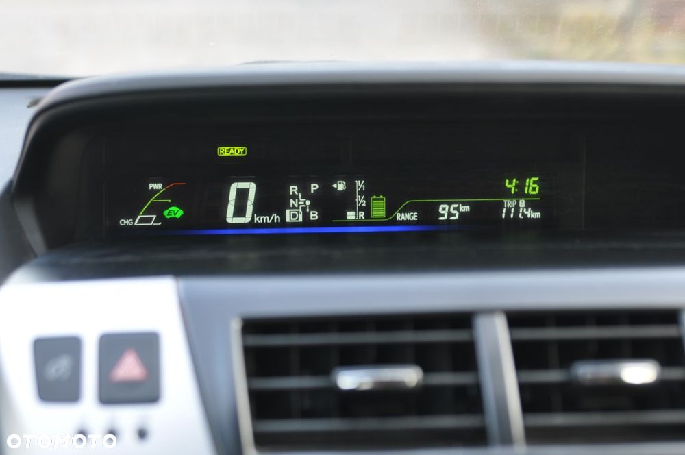 Toyota Prius+ - 17