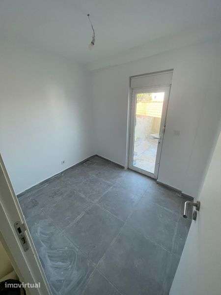 Apartamento t2 totalmente remodelado com terraco - Grande imagem: 4/9