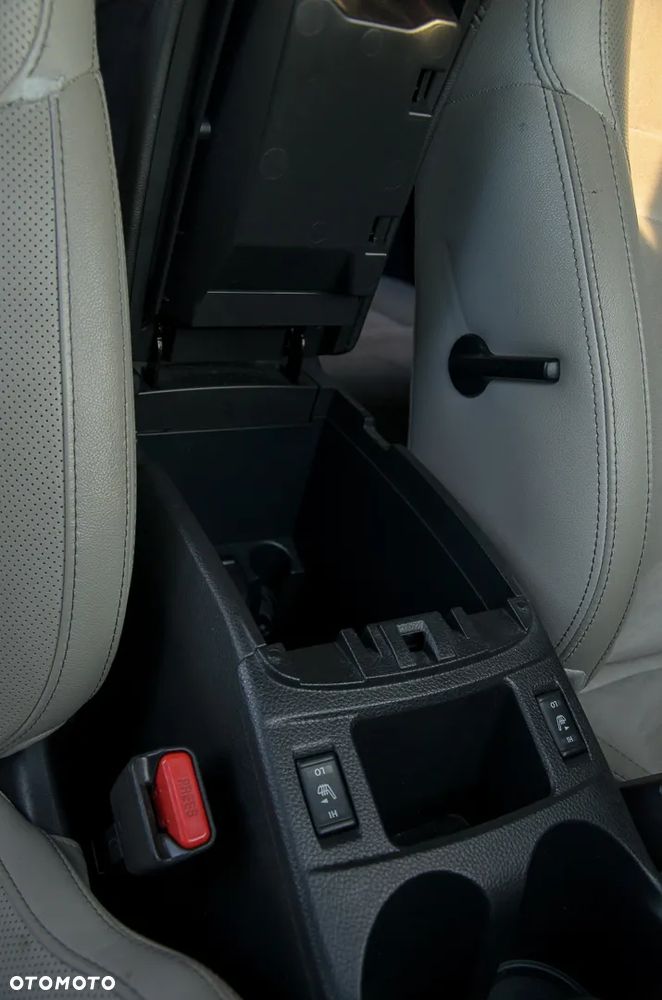 Nissan Qashqai 1.6 DCi 4x4 Tekna EU6 - 13