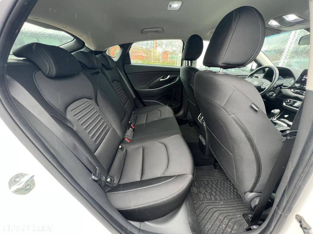 Hyundai i30 1.5 T-GDI 140CP M/T MHEV Highway - 6