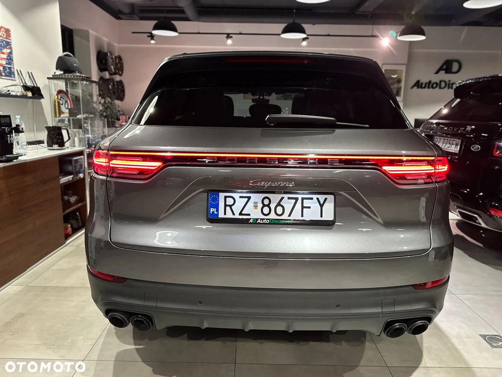 Porsche Cayenne - 5