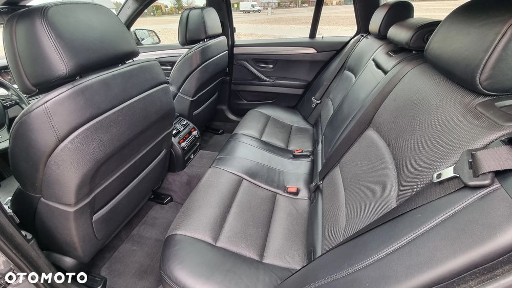 BMW Seria 5 M550d xDrive Touring Sport-Aut - 20