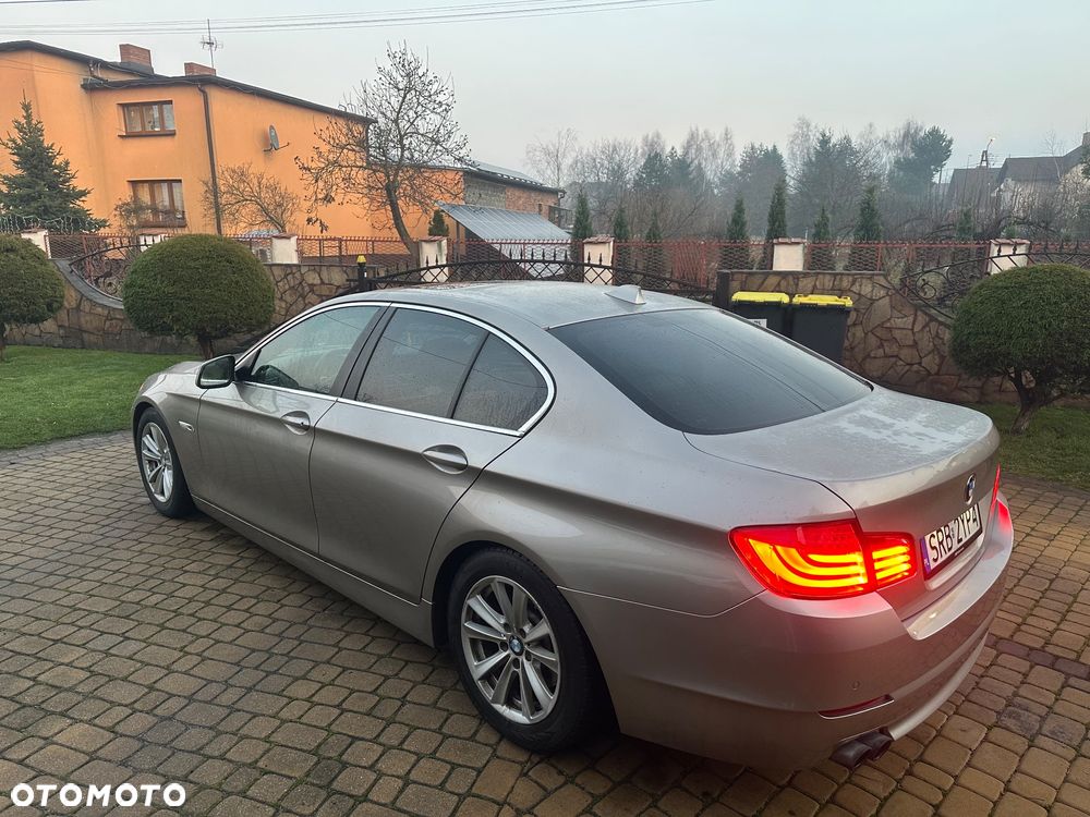 BMW Seria 5 528i Sport-Aut - 8