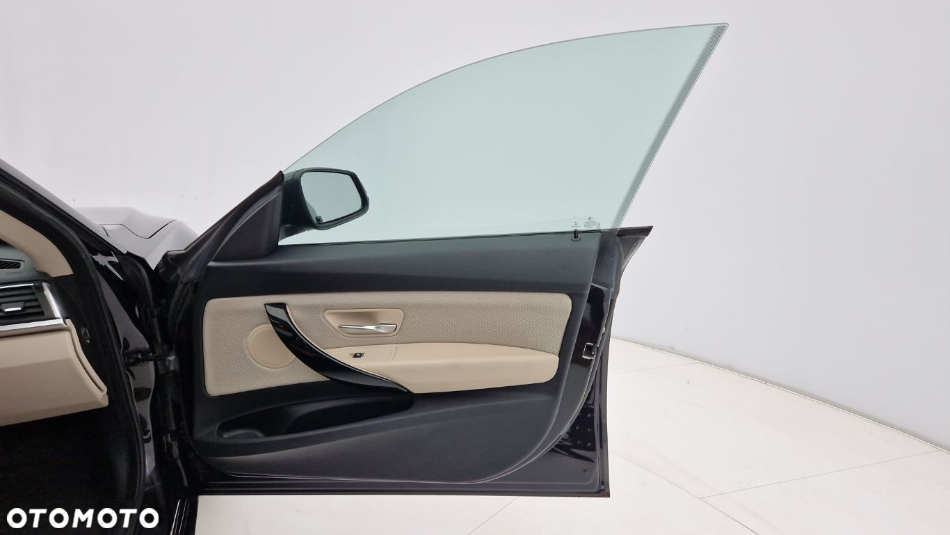 BMW 3GT 320i - 18