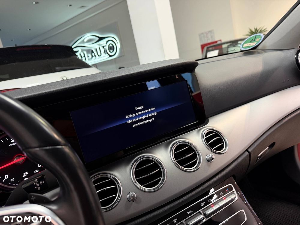 Mercedes-Benz Klasa E 220 d 4Matic 9G-TRONIC - 29