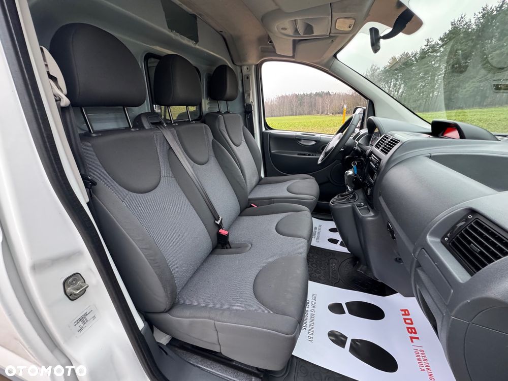 Peugeot Expert Kombi Standard 2,8t EAT8 - 21