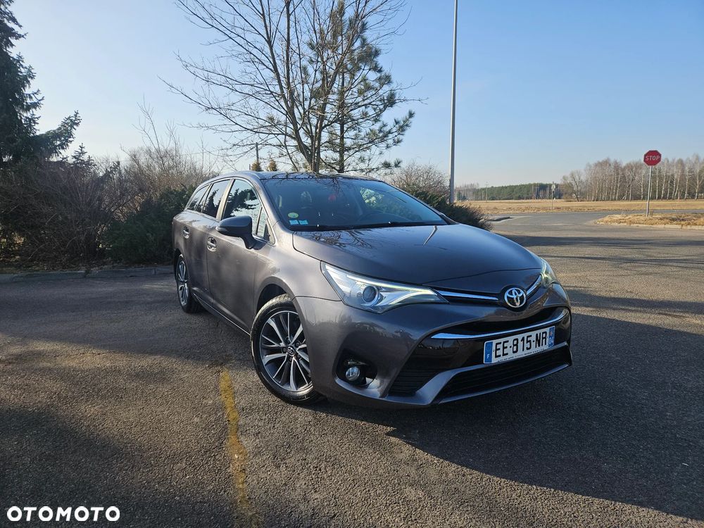 Toyota Avensis 2.0 D-4D Premium - 3