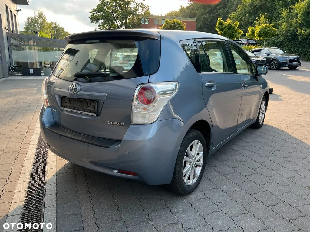 Toyota Verso 1.8 7-Sitzer Comfort - 3
