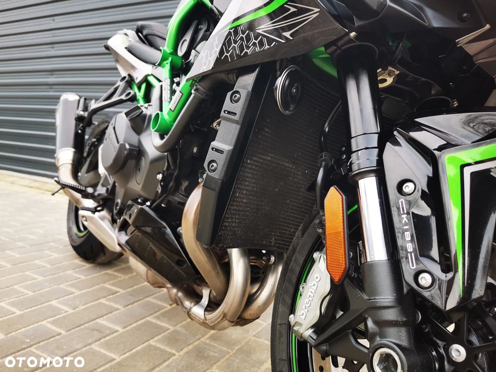 Kawasaki H2 - 18