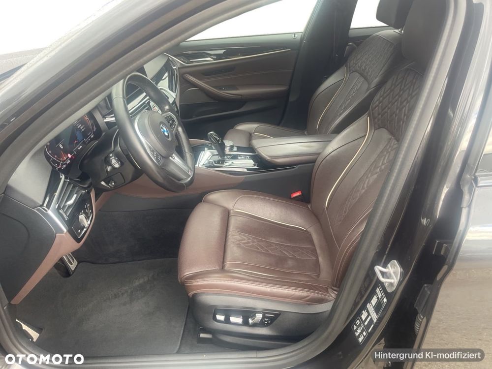 BMW Seria 5 540i xDrive - 17