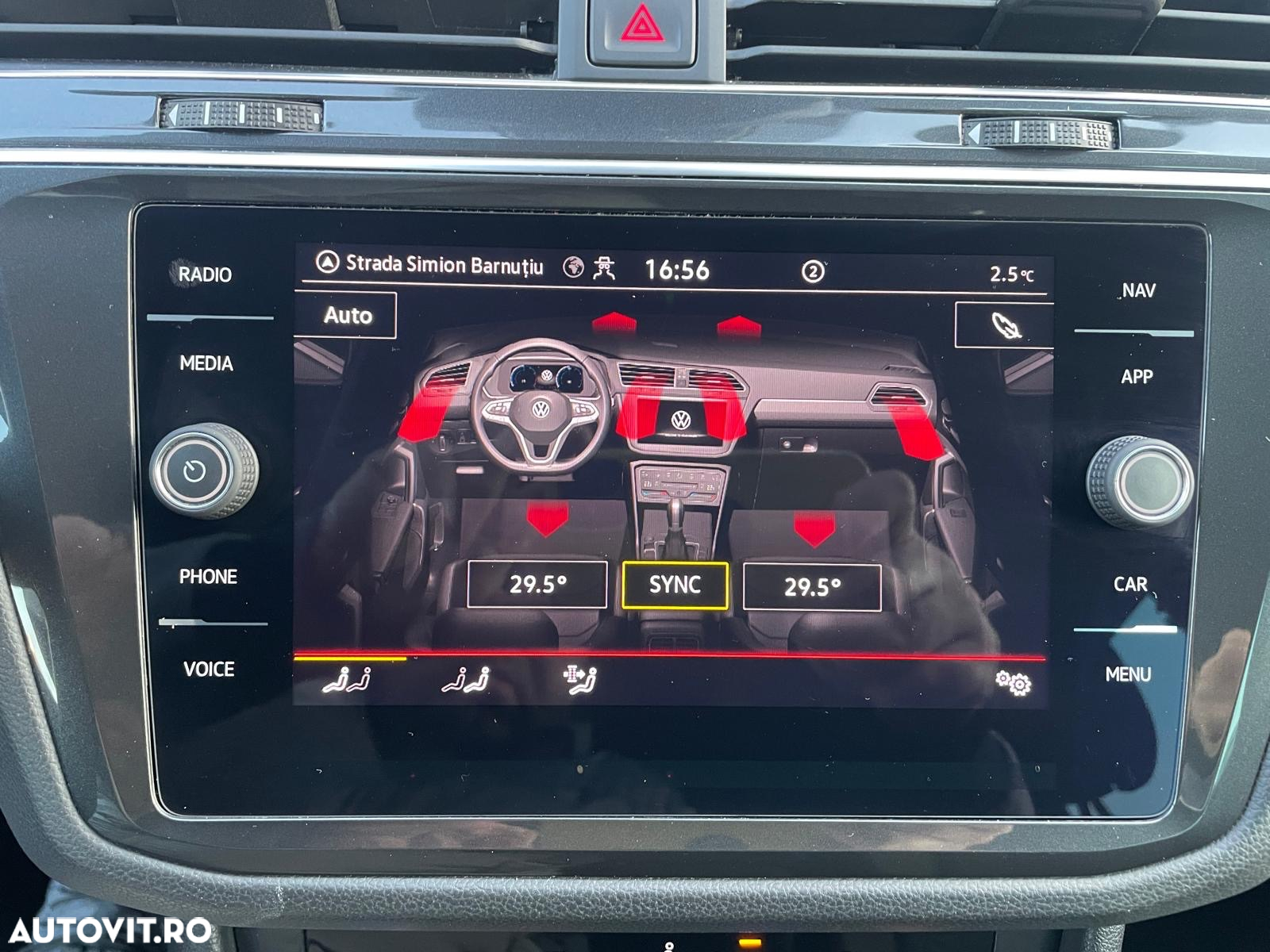 Volkswagen Tiguan 2.0 TDI DSG Elegance - 22