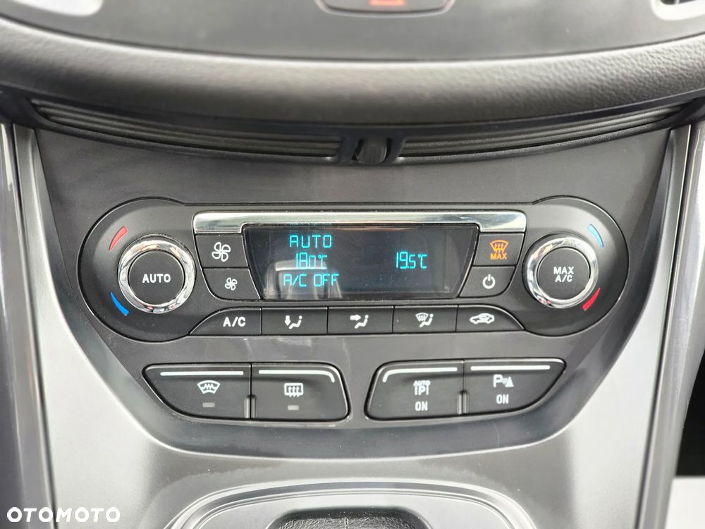 Ford Kuga 2.0 TDCi 4x4 Titanium - 33