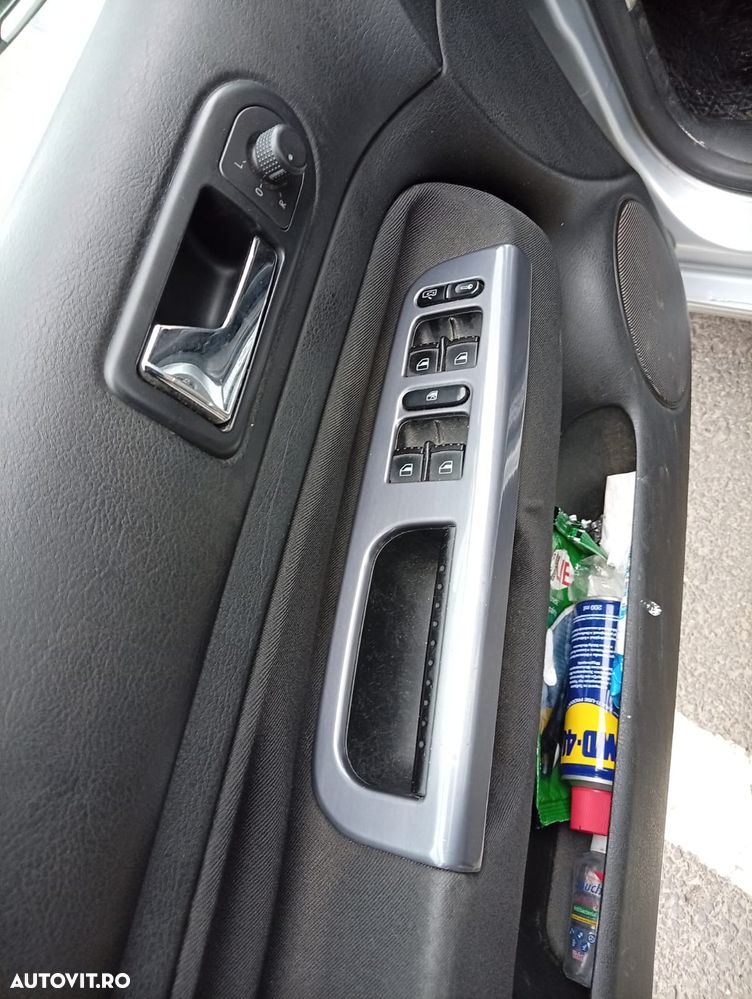 Volkswagen Golf 1.6 Pacific - 9