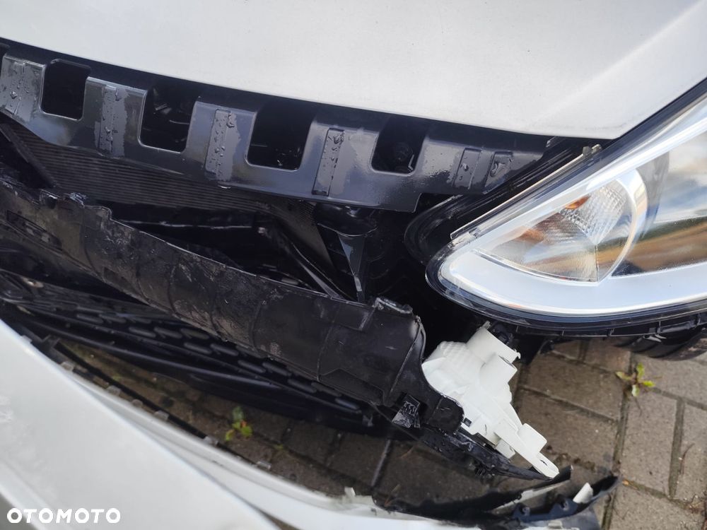 Hyundai i10 1.0 - 17