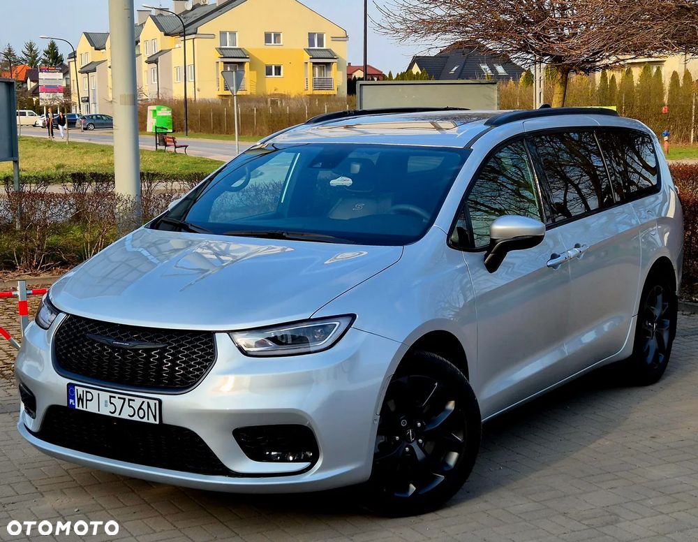 Chrysler Pacifica - 1