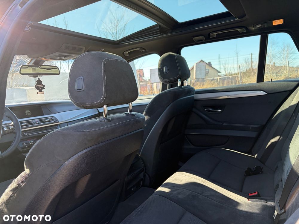 BMW Seria 5 520d xDrive - 15