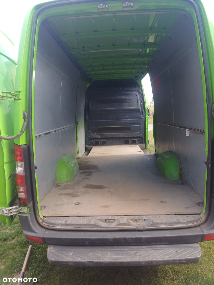 Mercedes-Benz Sprinter - 2