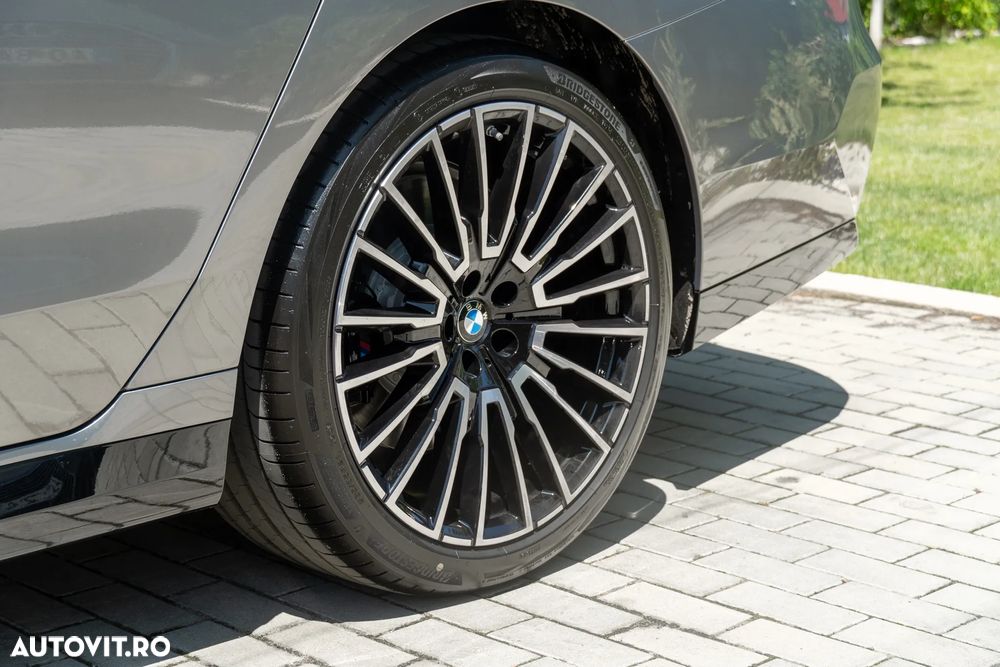 BMW Seria 7 740d xDrive MHEV - 26