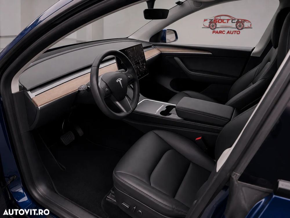 Tesla Model Y - 9