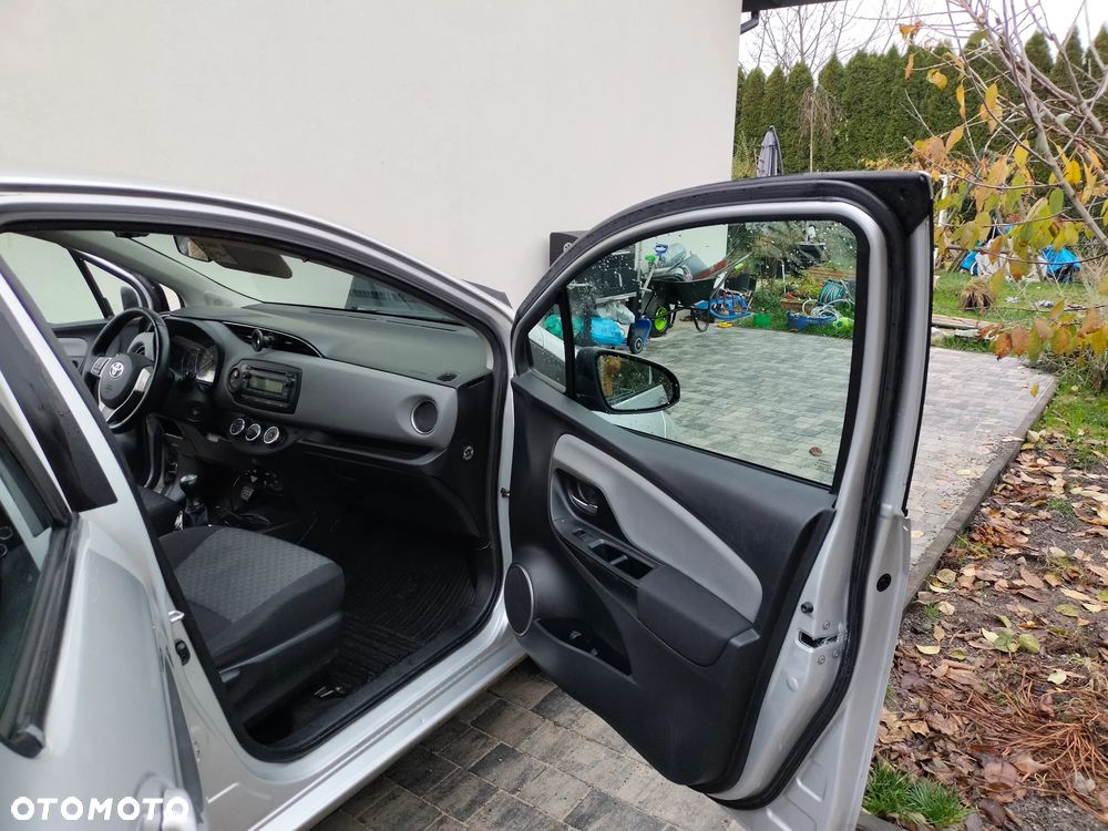 Toyota Yaris 1.0 Life EU6 - 11