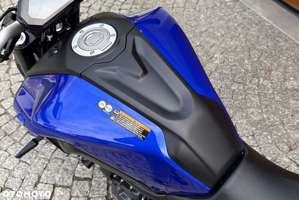 Yamaha MT - 27