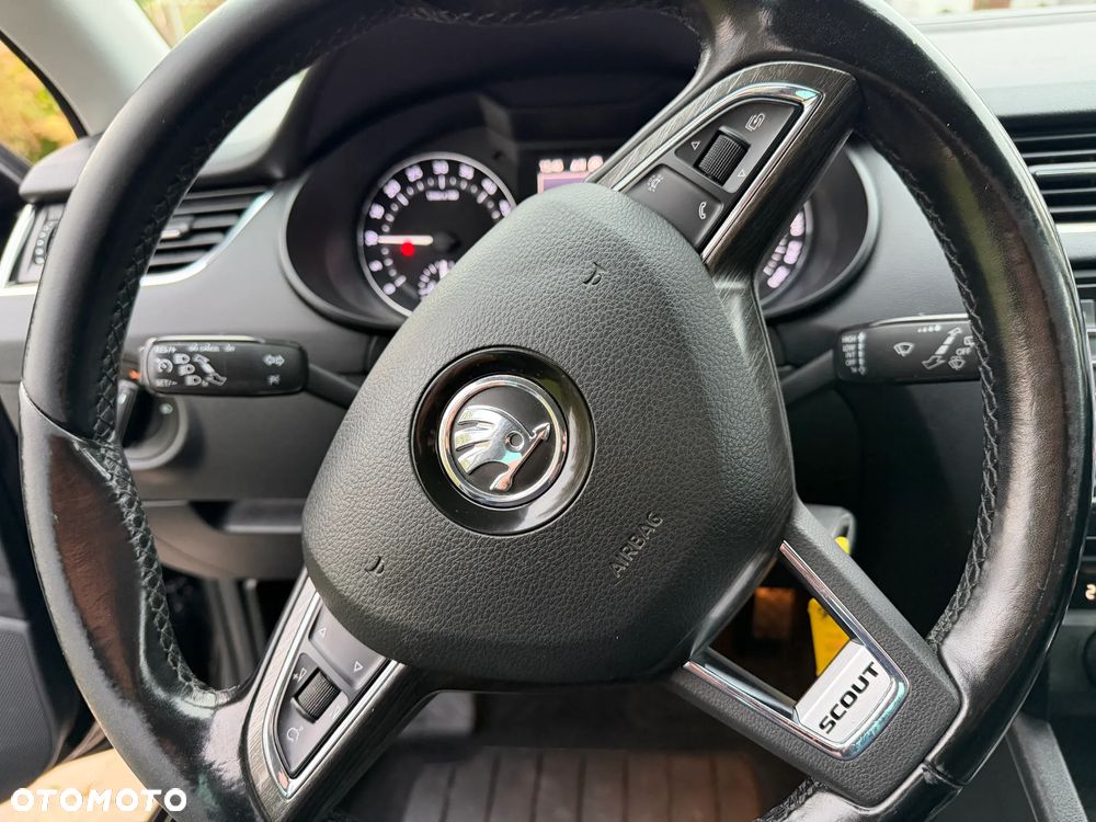 Skoda Octavia 2.0 TDI 4x4 DSG Scout - 24