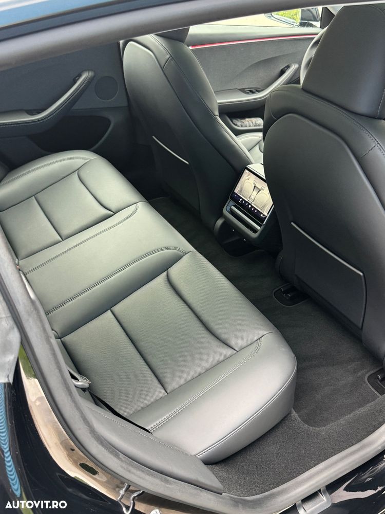 Tesla Model 3 - 14