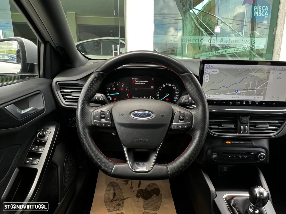 Ford Focus 1.0 EcoBoost MHEV ST-Line - 32