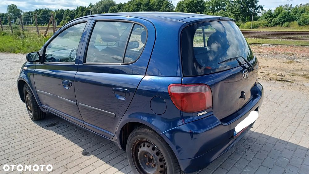 Toyota Yaris - 4