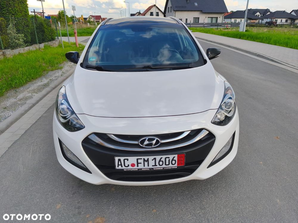 Hyundai i30 blue Kombi 1.6 GDi Passion - 2