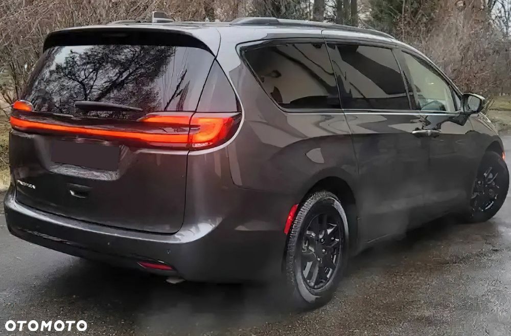 Chrysler Pacifica - 3