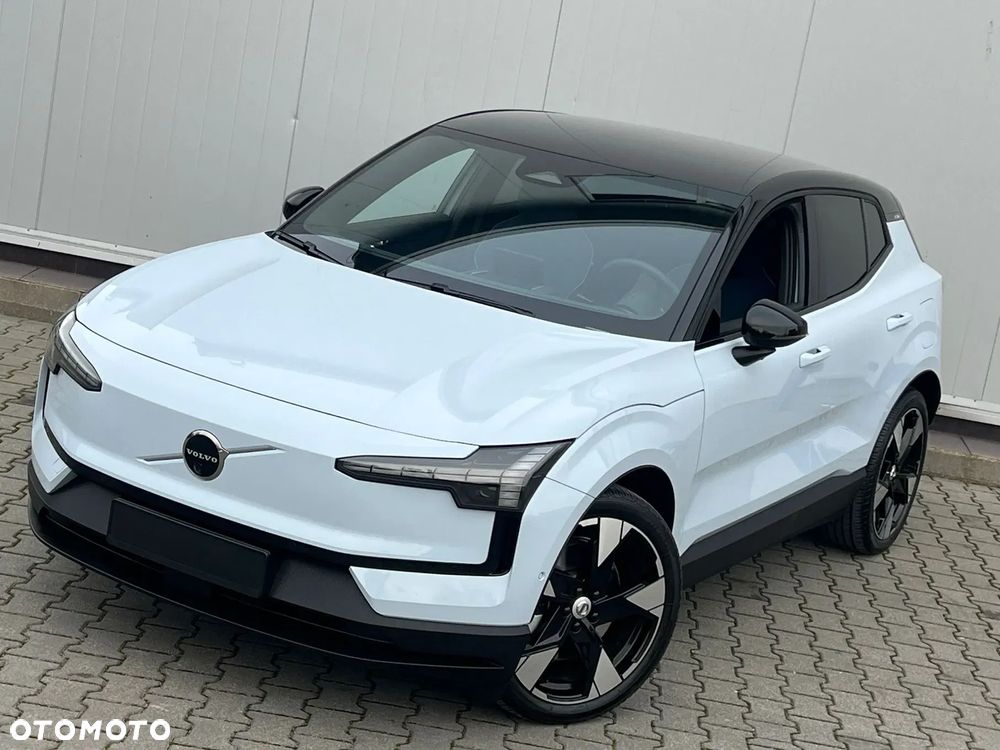 Volvo EX30 Twin Motor Performance AWD Ultra - 11