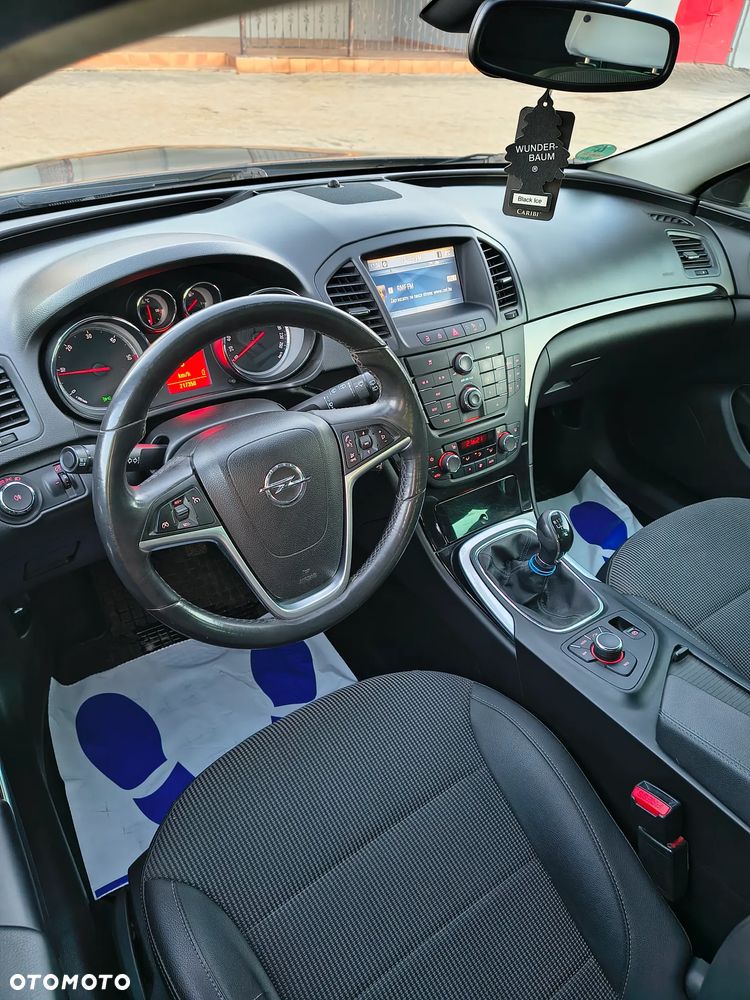 Opel Insignia 2.0 CDTI - 10
