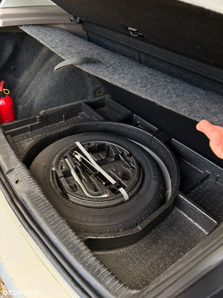 Volkswagen Golf - 12