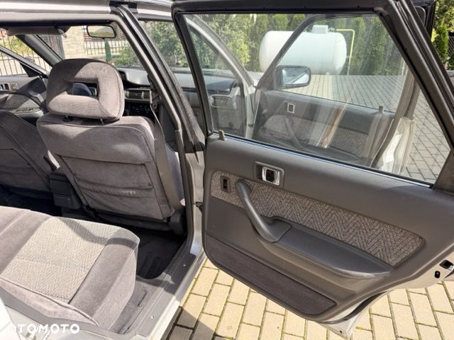 Toyota Camry - 21