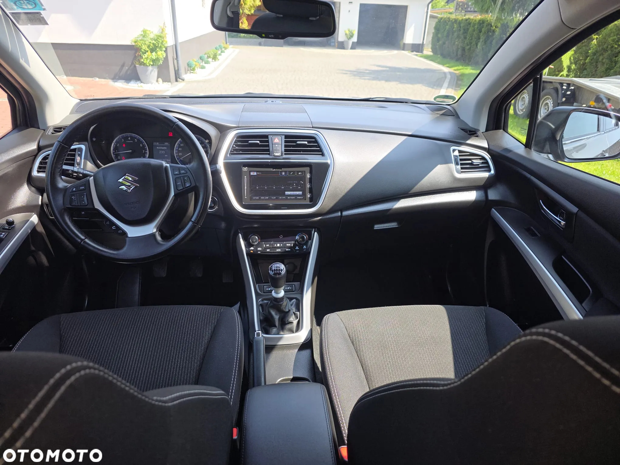 Suzuki SX4 S-Cross 1.4 T Premium - 9