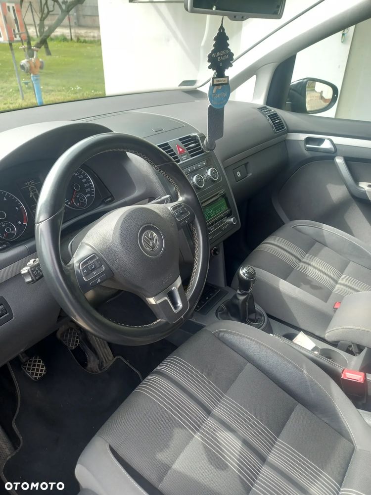 Volkswagen Touran 1.6 TDI DPF BlueMotion Technology Highline - 10