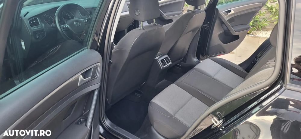 Volkswagen Golf - 12