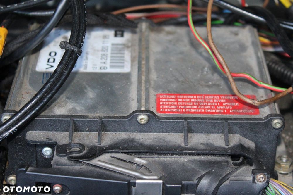 Mercedes CLK W208 1999 2.0i 111945 Cabrio (MASKA, ZDERZAK, LAMPA, BŁOTNIK, DRZWI, SZYBA, FOTEL) - 16