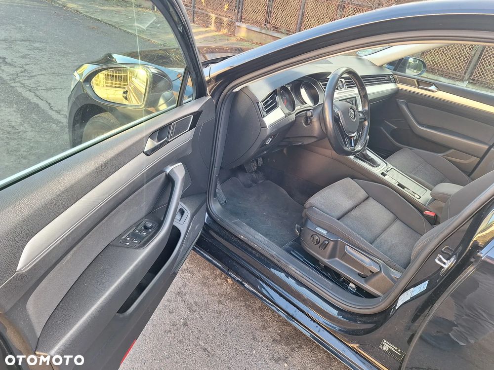 Volkswagen Passat 2.0 TDI SCR DSG Comfortline - 7
