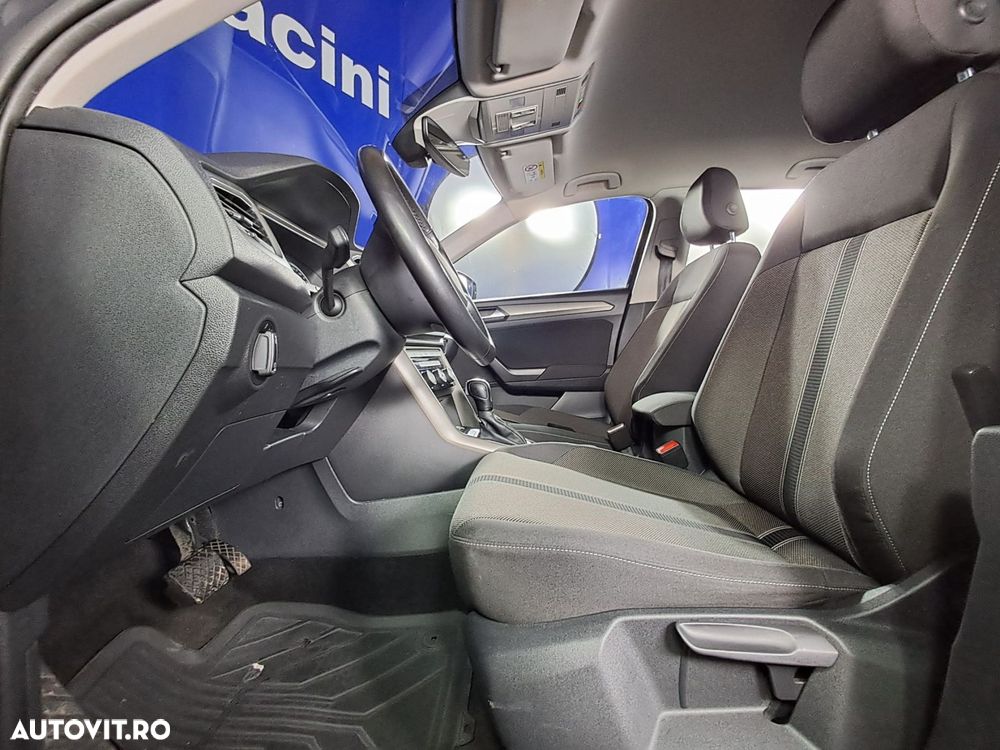Volkswagen T-Roc - 11